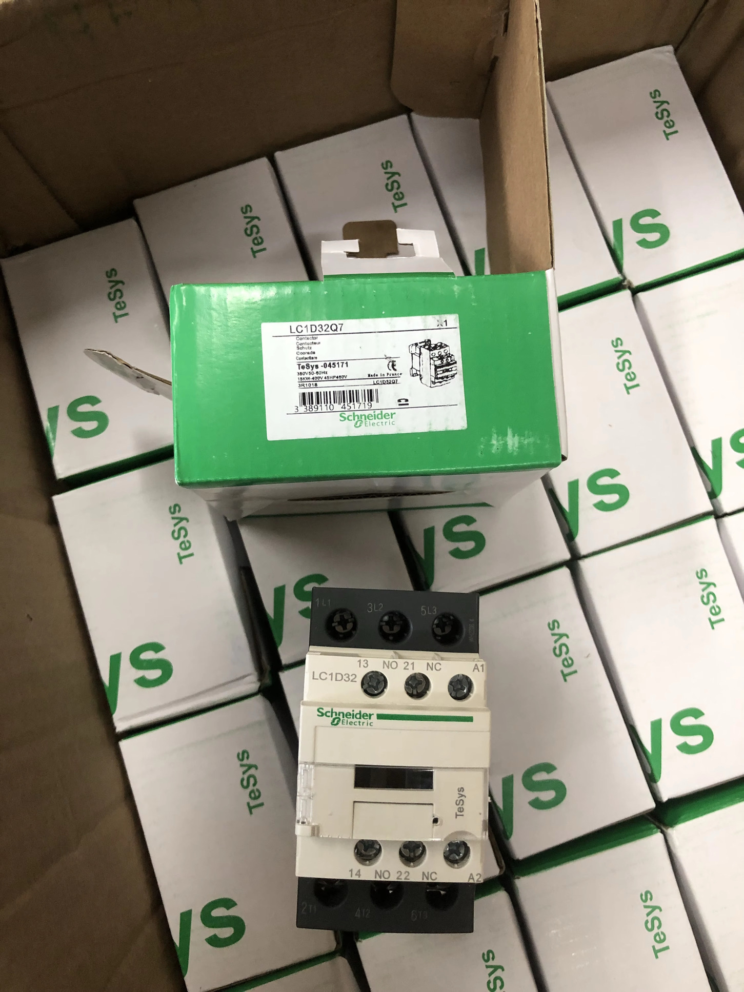 កុងតាក់ទ័រ 32A 220v