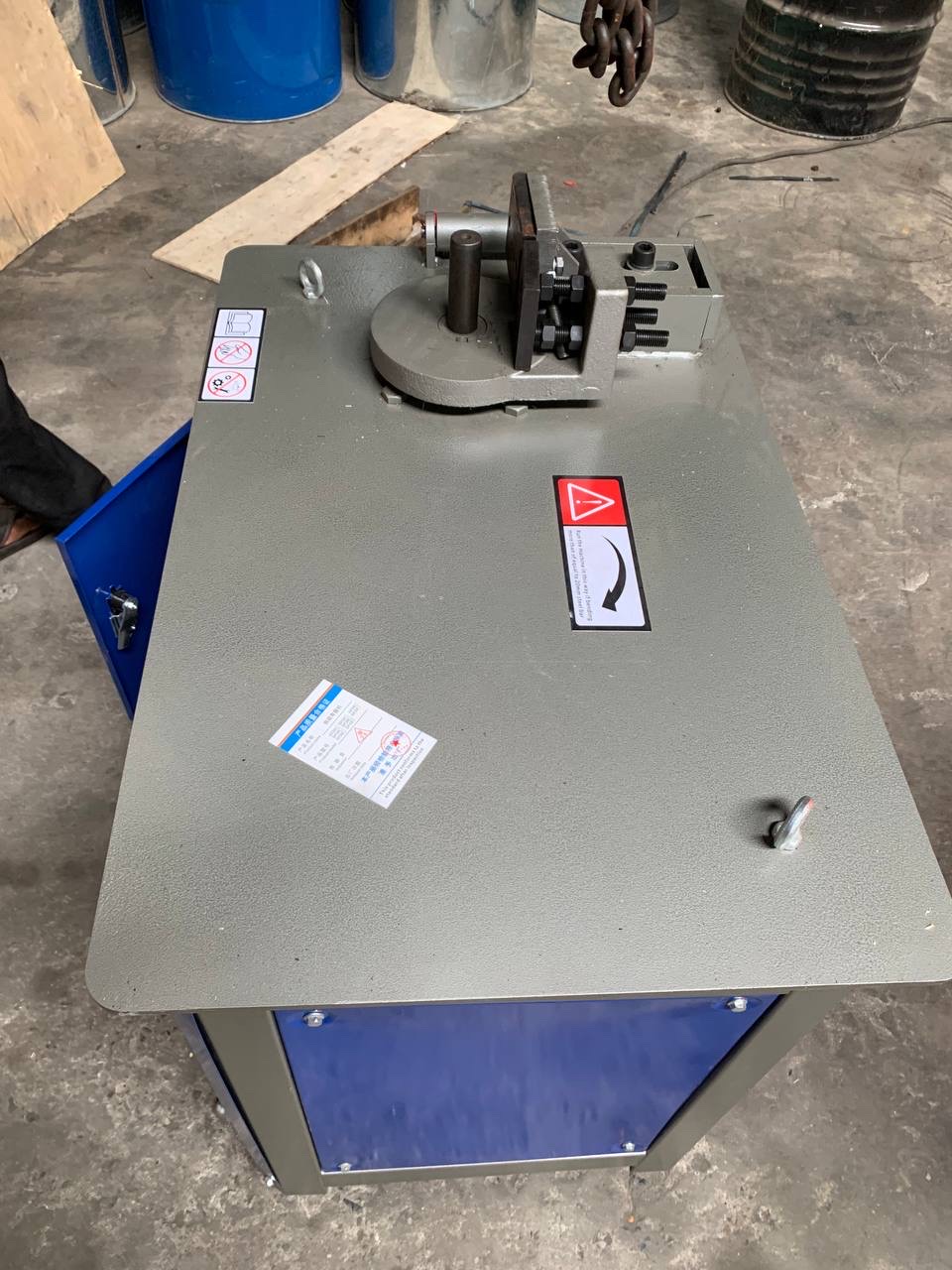 ម៉ាស៊ីនពត់ដែក GF28-220V